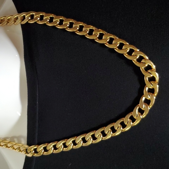 Jewelry - 18 CT gold plated chain